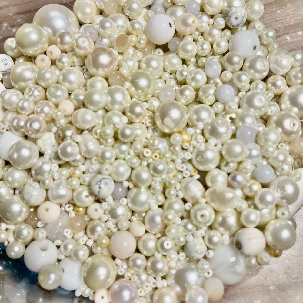 Loose Pearlescent Beads Mix - Ivory Cream Tones